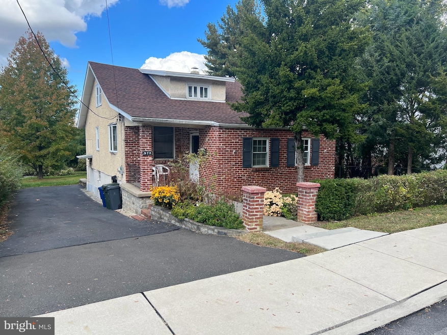 572 N Tyson Ave, Glenside, PA 19038 - photo 1