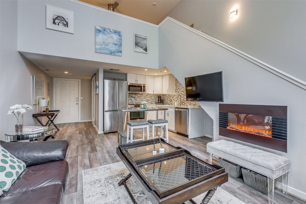 5111 Manett St unit 208, Dallas, TX 75206 - photo 1