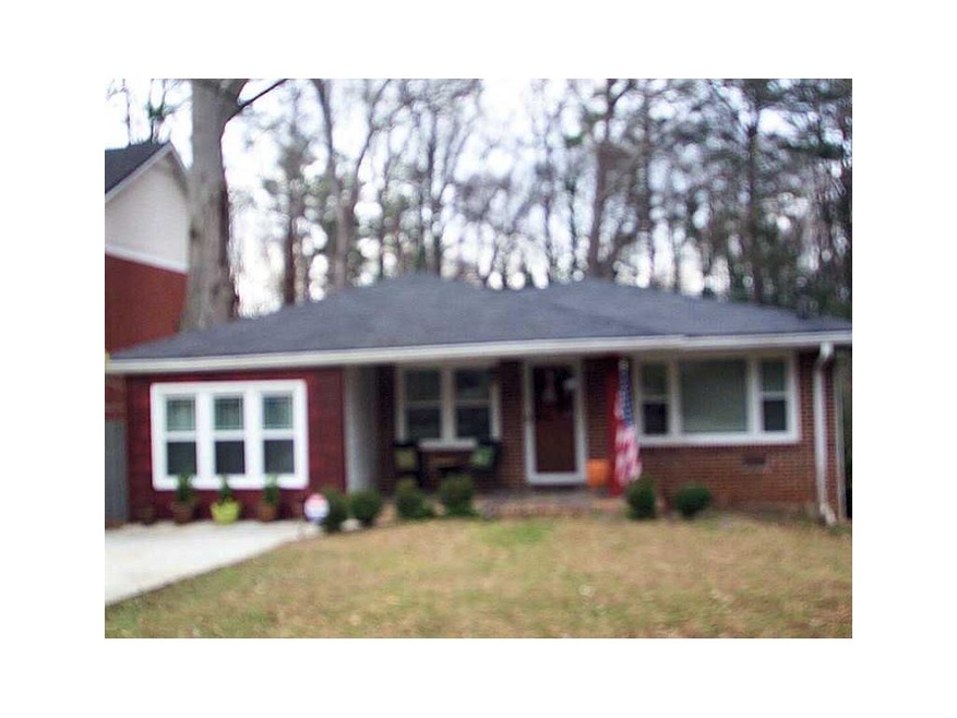 Exterior Front. Charming Home - Quiet street - Gre