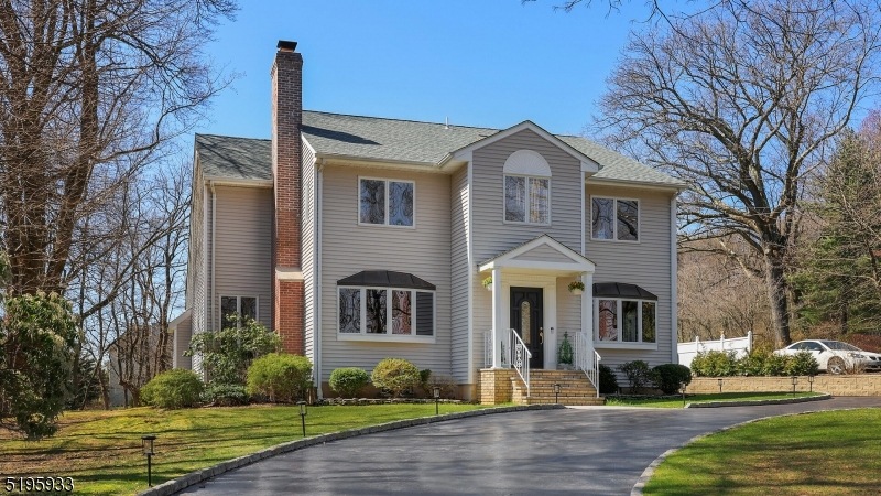 33 Old Stirling Rd, Warren, NJ 07059 - photo 1