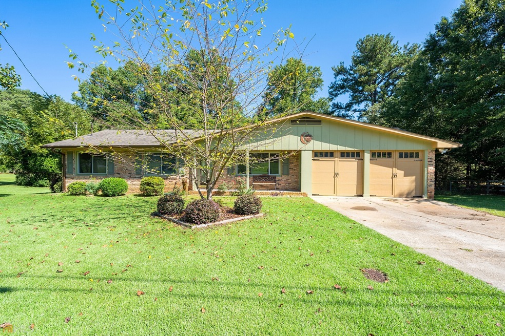 988 Coleman Dr SW, Marietta, GA 30064 - photo 1