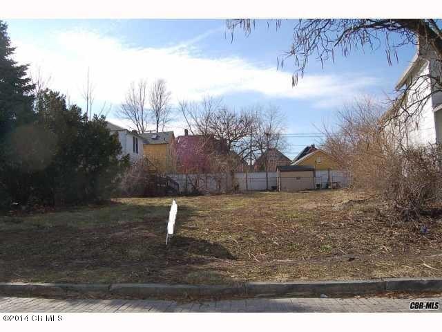 955 N