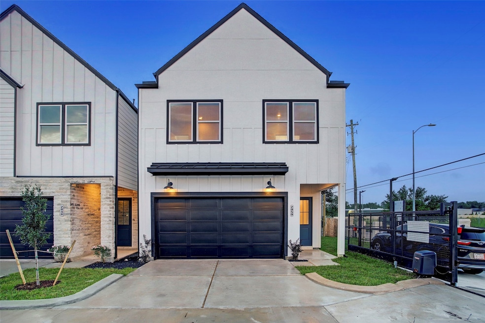 2028 W Tidwell Rd, Houston, TX 77091 - photo 1