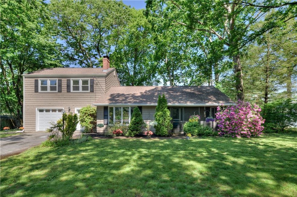 19 Hazelton Rd, Barrington, RI 02806 - photo 1