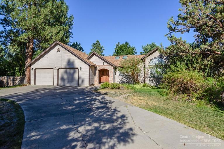 61300 Victory Loop, Bend, OR 97702 - photo 1