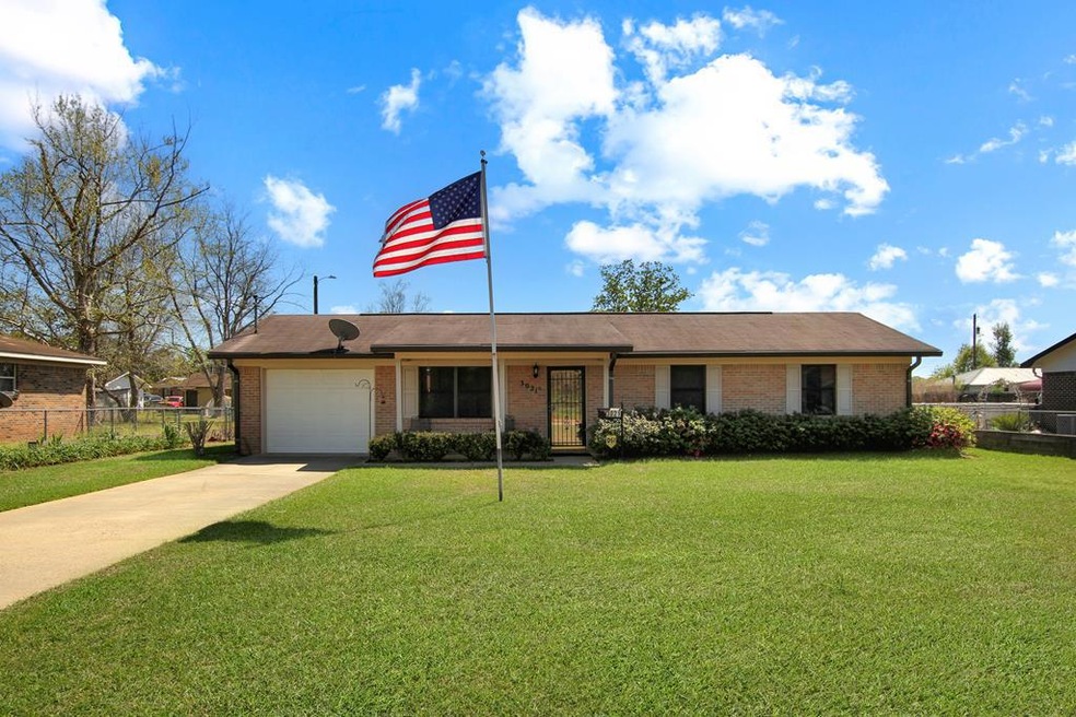 3021 Nottingham Way, Dothan, AL 36305 - photo 1