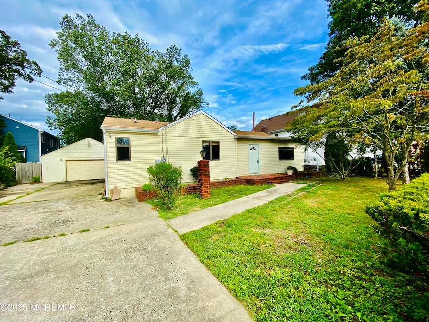 For Sale $675,000 • Co-Listing Agent