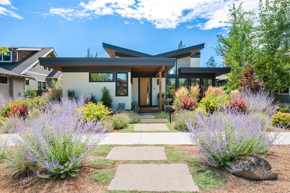 3125 NW Blodgett Way, Bend, OR 97703 - photo 1