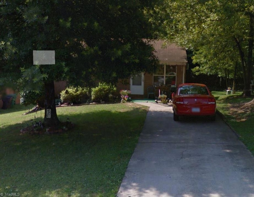612 E Kearns Ave, High Point, NC 27260 - photo 1