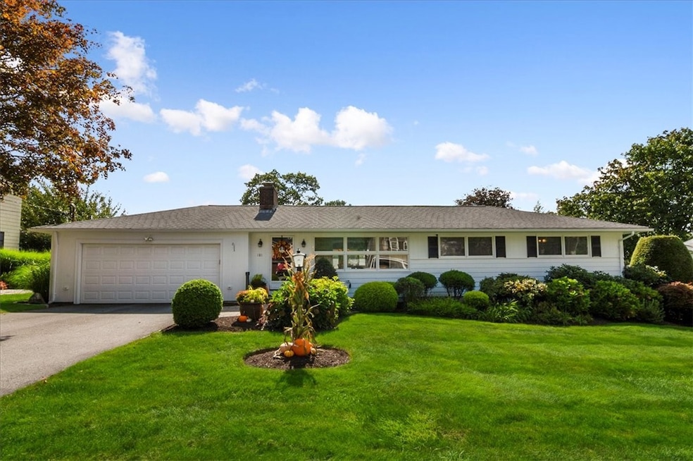 181 Mountain Laurel Dr, Cranston, RI 02920 - photo 1