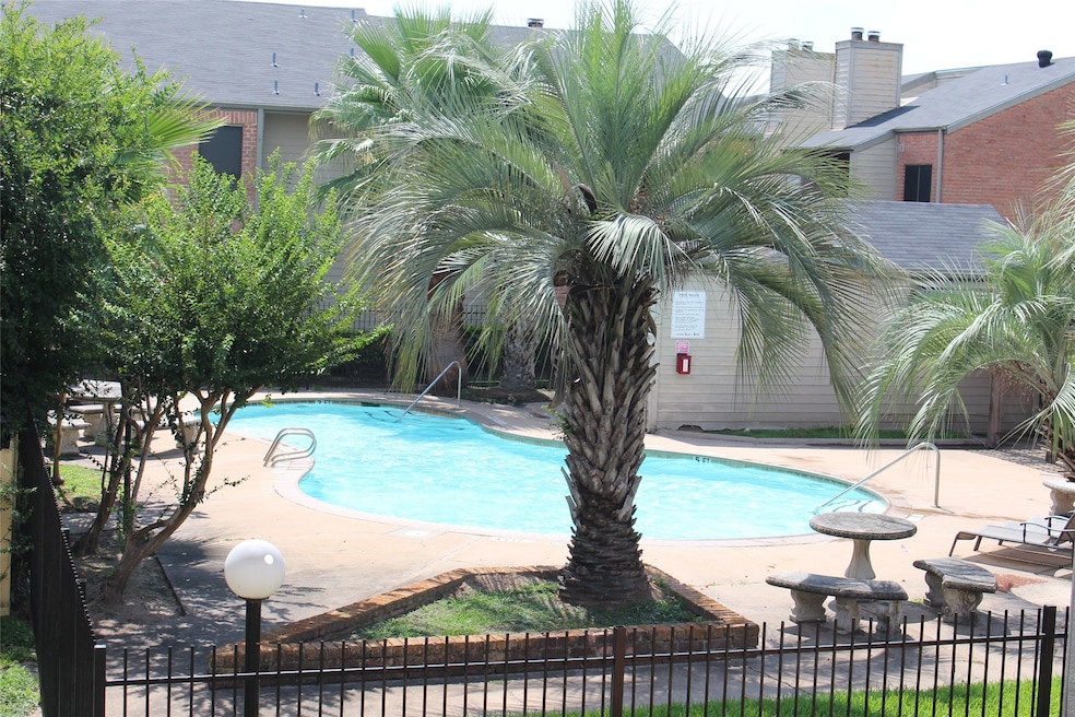 View of area pool.