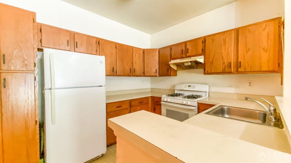 6061 Cedar Ct, Monmouth Junction, NJ 08852 - photo 1