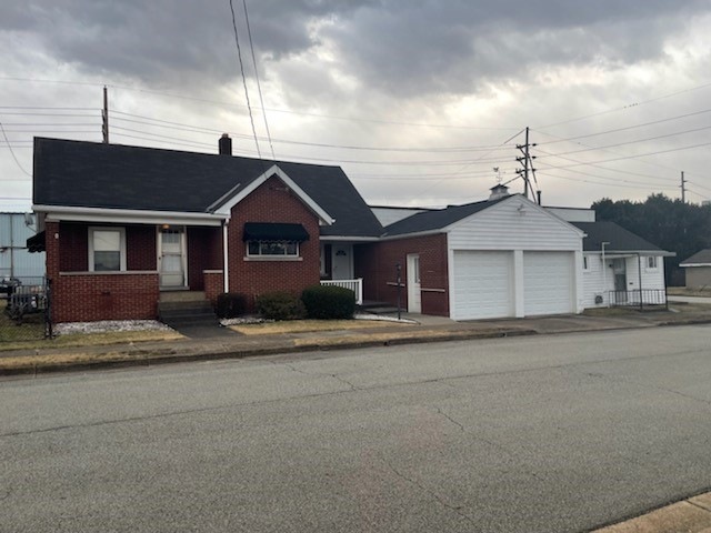 34 Avenue E, Latrobe, PA 15650 - photo 1