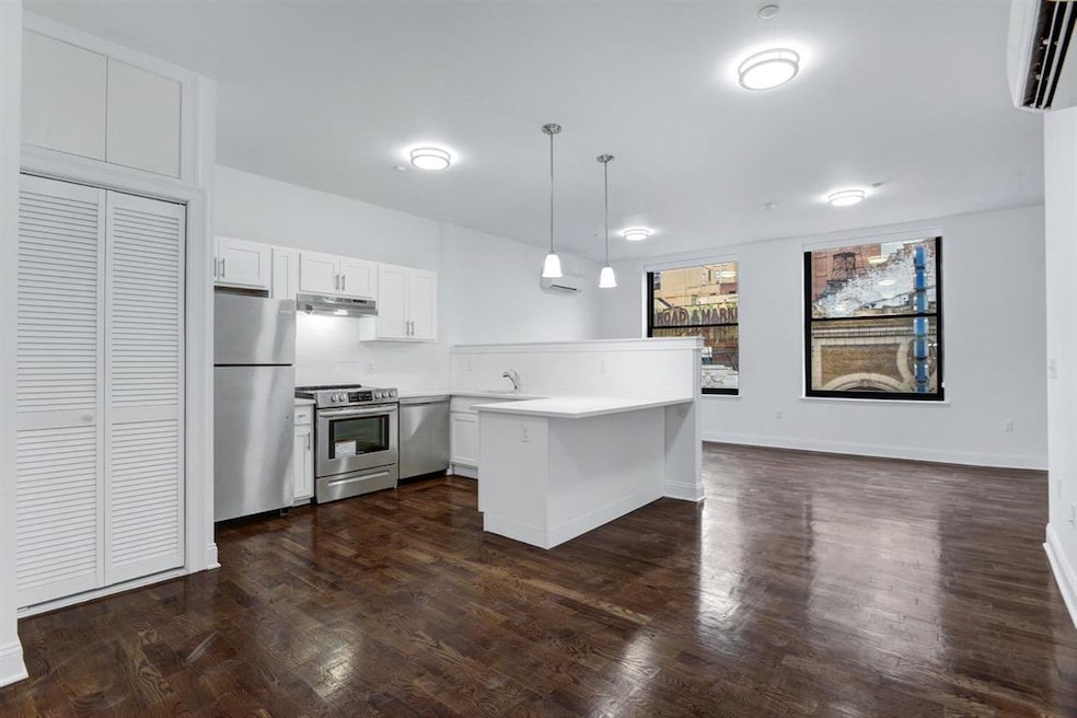 196 Market St unit 4B, Newark, NJ 07102 - photo 1