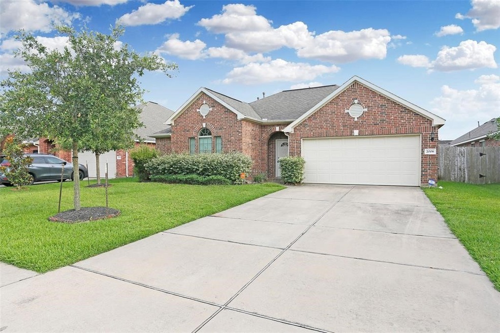 2006 Golden Creek Ln, Richmond, TX 77469 - photo 1