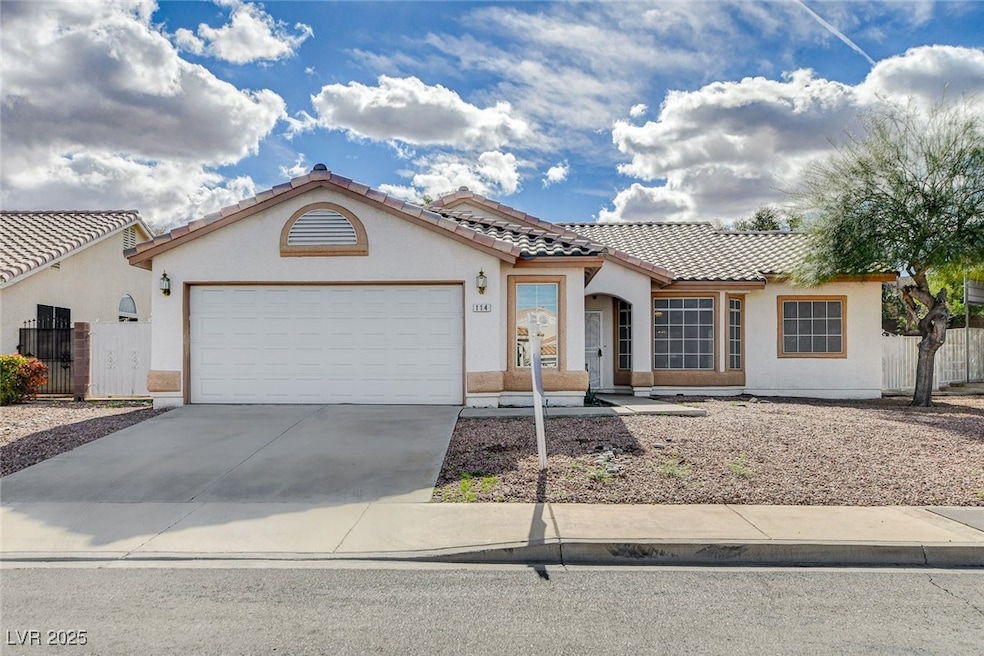 114 E Tamarack Dr, Henderson, NV 89002 - photo 1