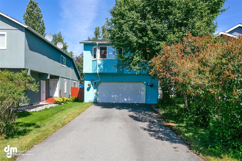20-Front Exterior_1073