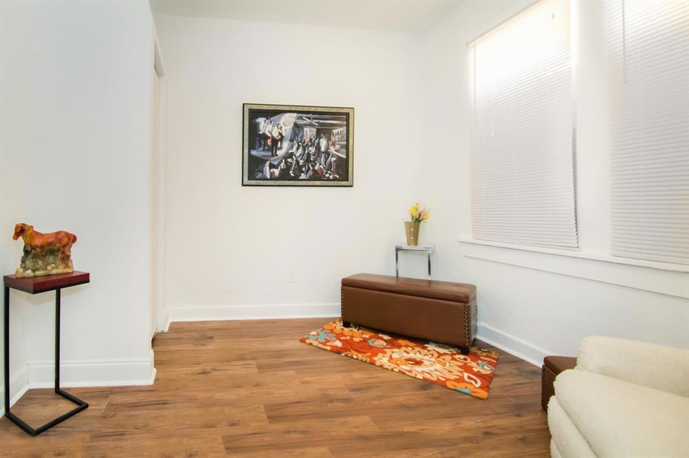 3215 Pinewood Ave, West Palm Beach, FL 33407 - photo 1