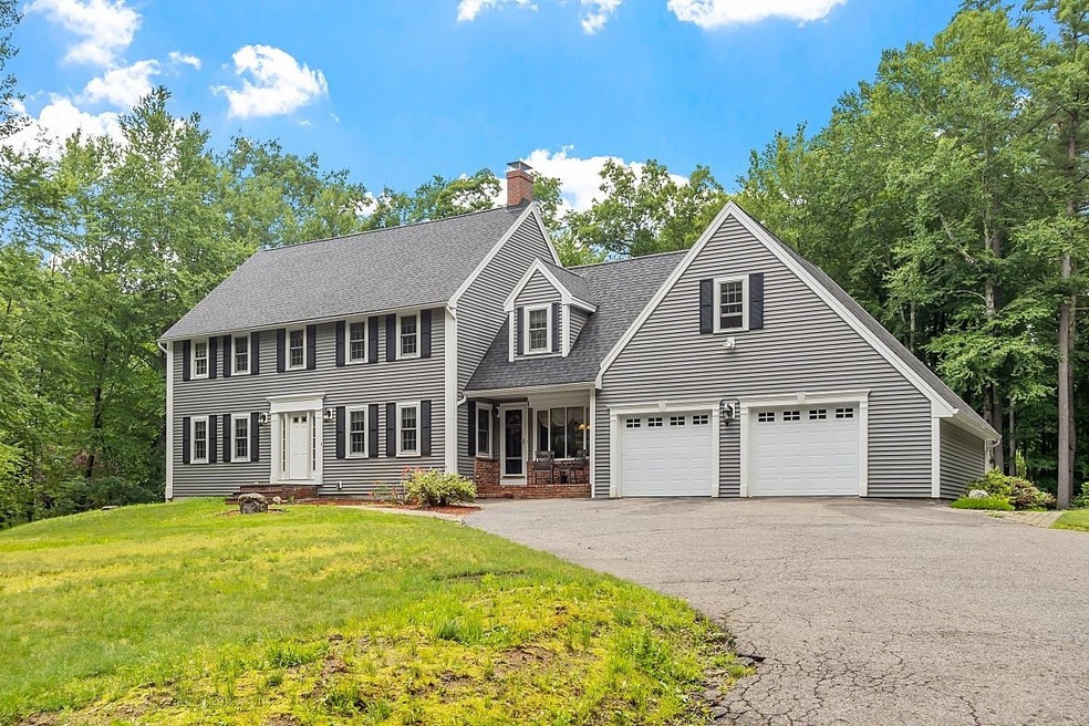 Spacious & Stately Colonial!