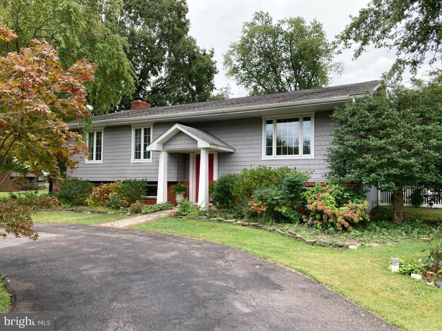 119 Lake View Dr, Annapolis, MD 21403 - photo 1