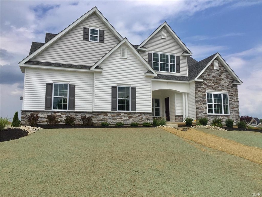 6774 Gwenmawr Rd unit 39, Bethlehem, PA 18017 - photo 1