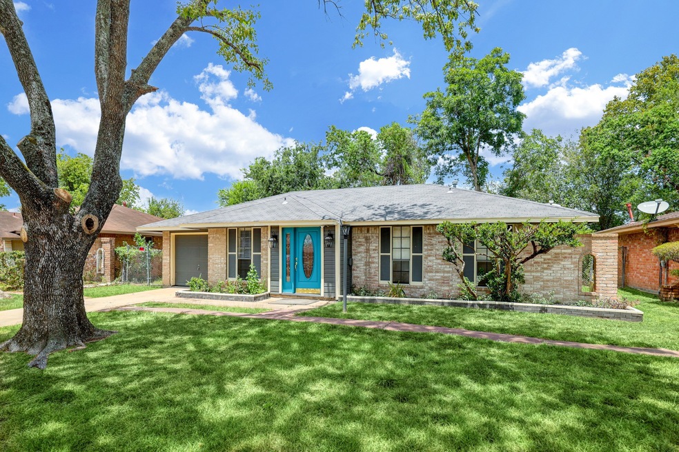 4538 Fallen Oaks Dr, Houston, TX 77091 - photo 1