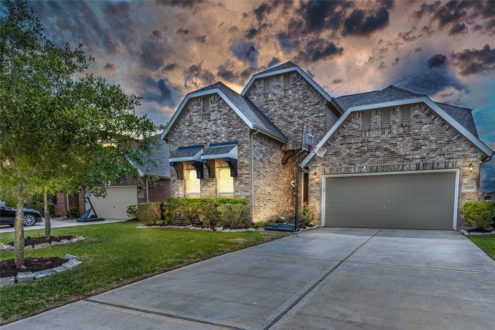 2219 Dama Dr, Rosenberg, TX 77471 - photo 1