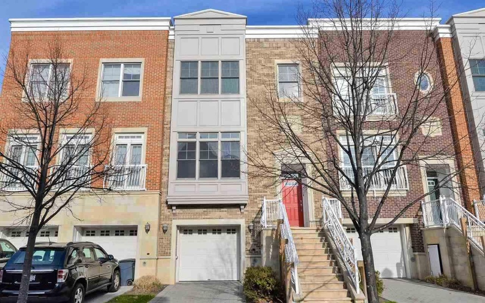 34 Constitution Way unit 34, Jersey City, NJ 07305 - photo 1