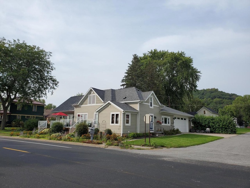 820 River St, Dakota, MN 55925 - photo 1