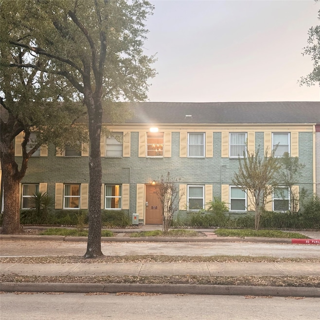 11643 Chimney Rock Rd unit 6, Houston, TX 77035 - photo 1