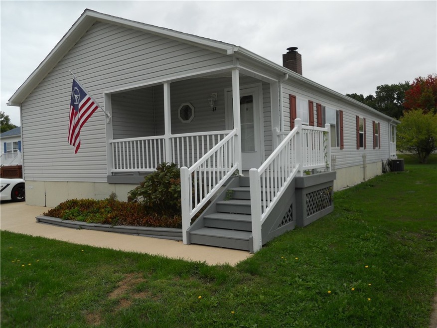 37 Cardinal Ct, Tiverton, RI 02878 - photo 1