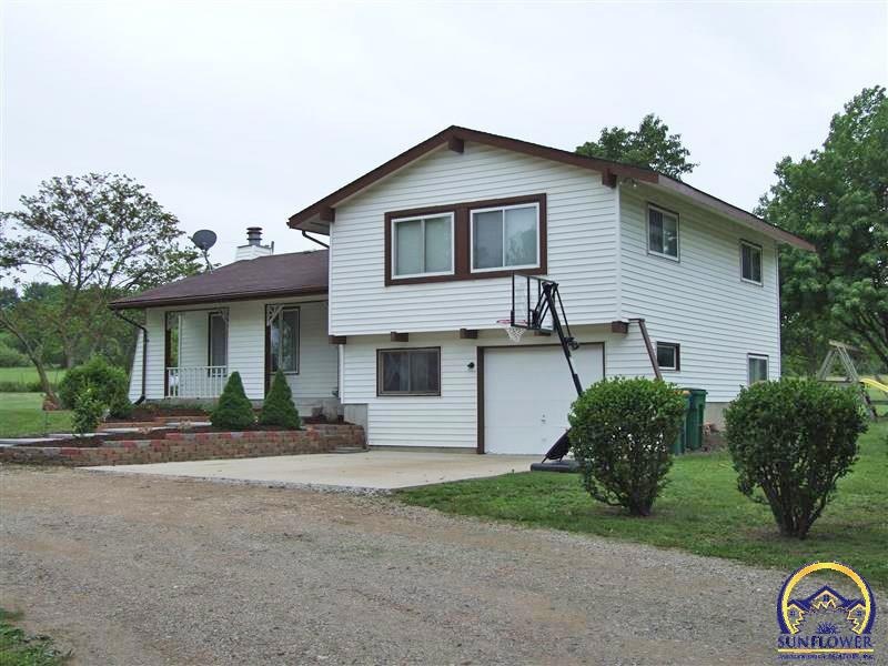 4339 SW Gage Blvd, Topeka, KS 66610 - photo 1