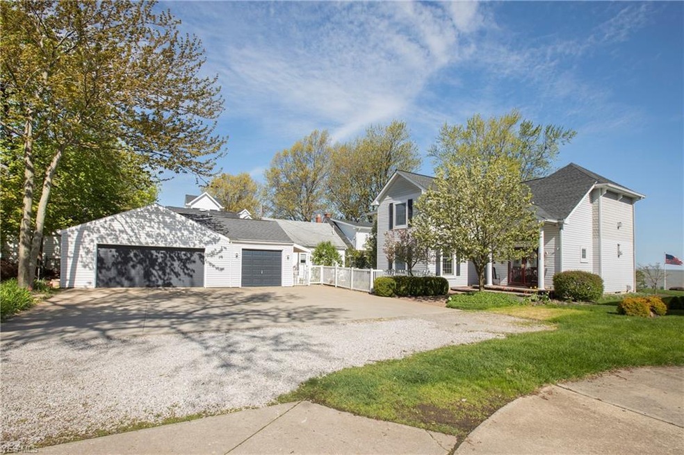 5529 E Lake Rd, Sheffield Lake, OH 44054 - photo 1