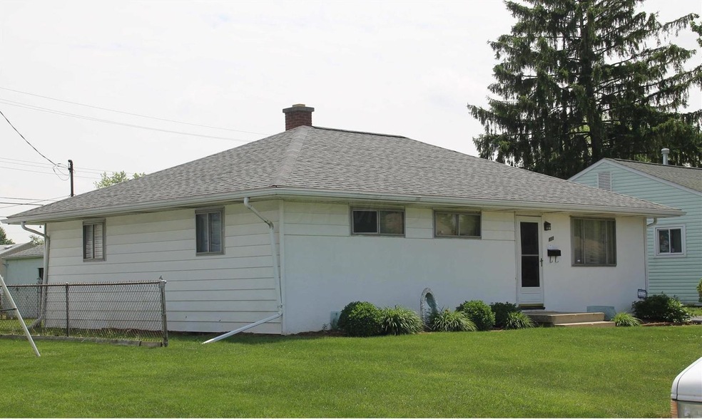 810 Stephen Dr W, Columbus, OH 43204 - photo 1