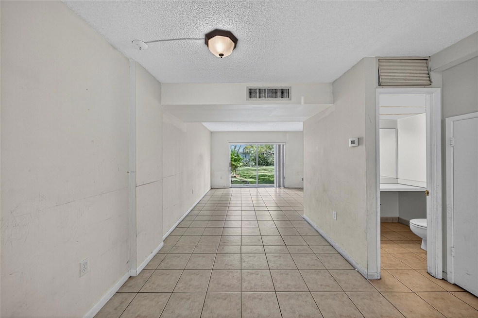 809 W Oakland Park Blvd unit J5, Wilton Manors, FL 33311 - photo 1