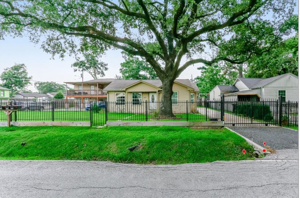 4120 Beggs St, Houston, TX 77009 - photo 1