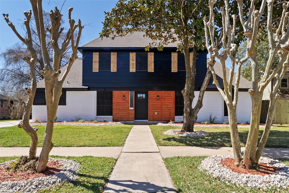 2325 Chelmsford Ct, Alvin, TX 77511 - photo 1