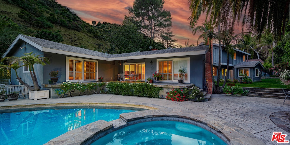 Sold $2,965,000 • Co-Listing Agent