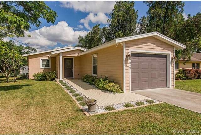 1049 Trail Terrace Dr, Naples, FL 34103 - photo 1