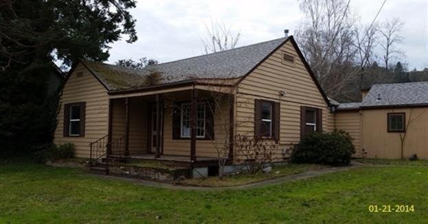 1570 NW Highland Ave, Grants Pass, OR 97526 - photo 1