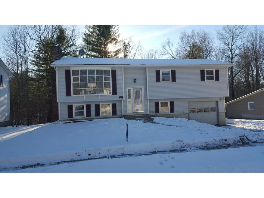 18 Briar Ln, Essex Junction, VT 05452 - photo 1