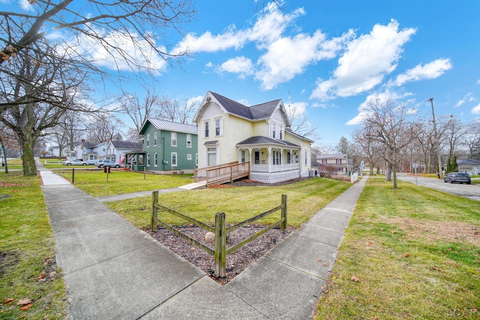 300 Grove St, Hudson, MI 49247 - photo 1