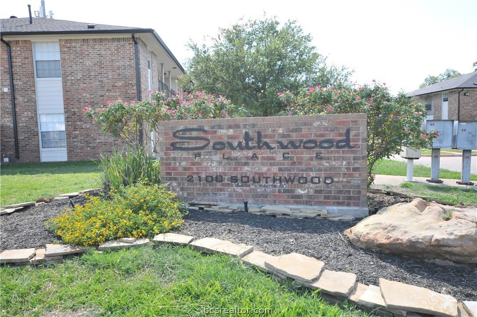 2100 Southwood Dr unit 22, College Station, TX 77840 - photo 1