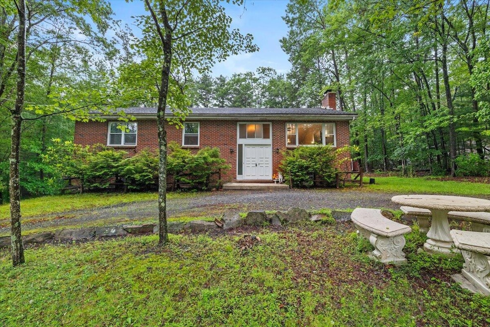 4823 Queens Way!