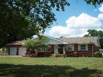 533 Barton Ave N A, Parsons, KS 67357 - photo 1