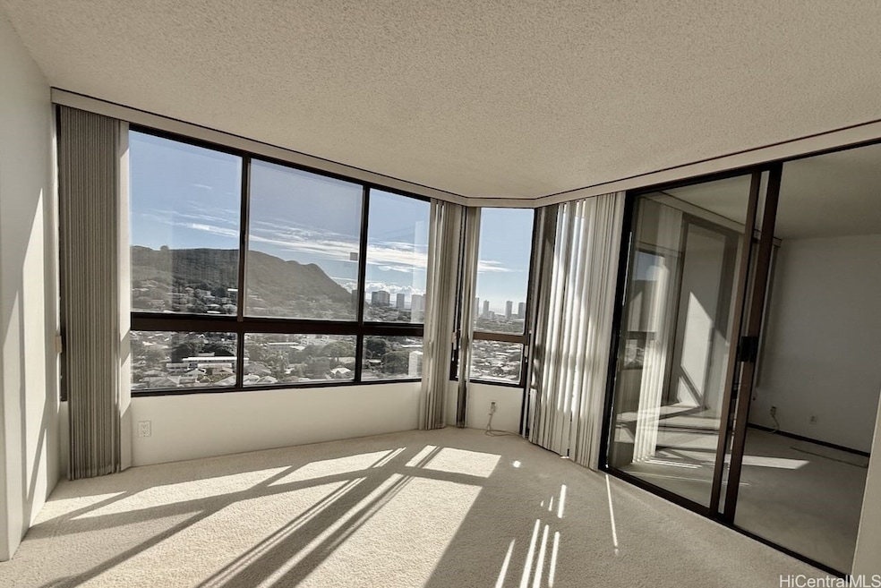 Nuuanu Brookside unit 2202, Honolulu, HI 96817 - photo 1