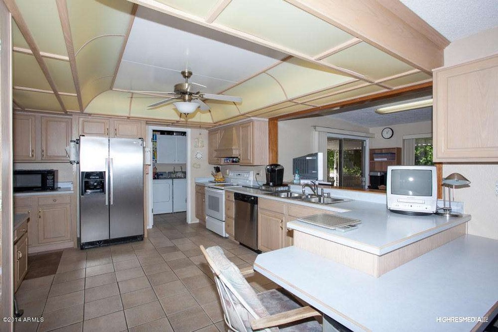 Kitchen/Breakfast Bar
