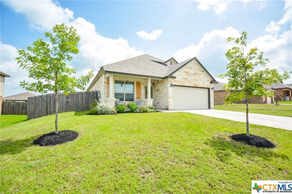 402 Kayla St, Troy, TX 76579 - photo 1