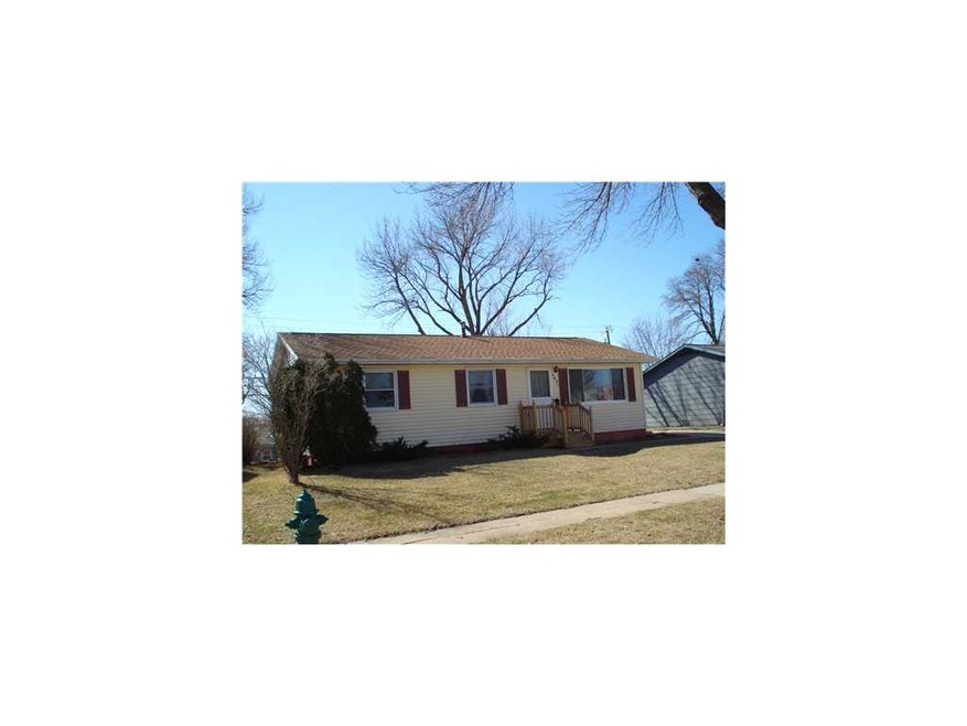 Front Exterior. Vinyl siding, windows have been re