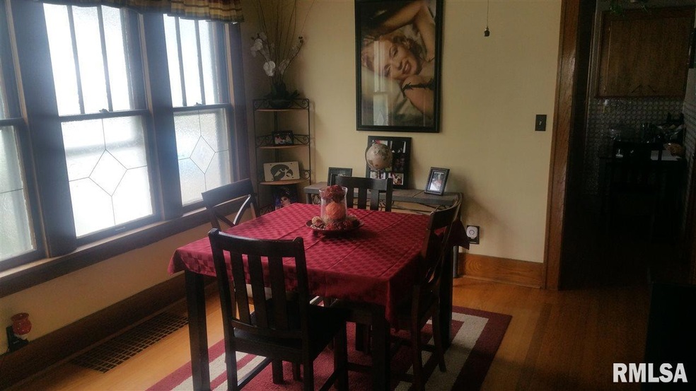 1017 W 16th St, Davenport, IA 52804 - photo 1